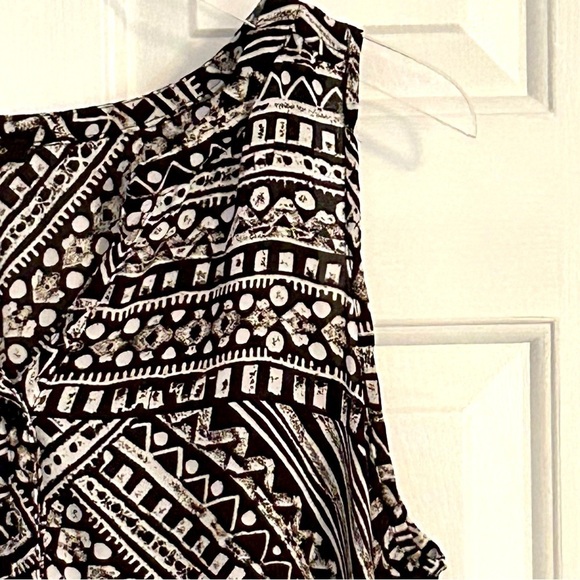 CUPIO Tunic Blouse High/low Sleeveless Button up front Pull over Large - Picture 4 of 9